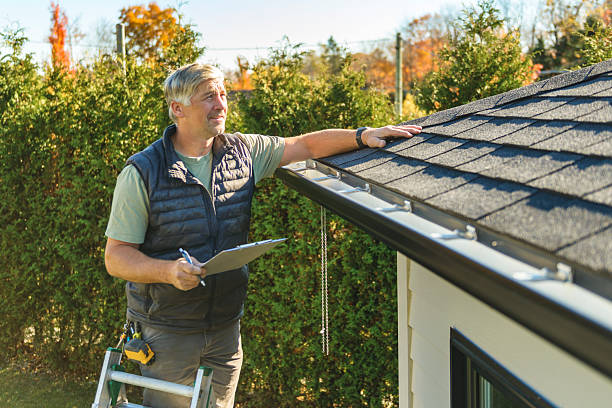 Professional Roofing technician working in Arkansas City, KS